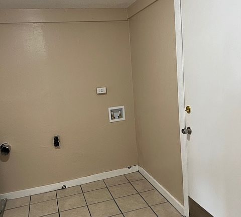 3rd image of 213 S Lakewood Dr