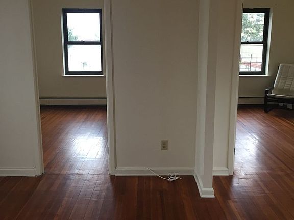 5th image of 3626 Greenpoint Ave APT 2