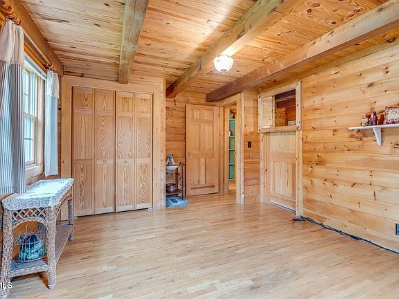 31st image of 147 Britton Ln