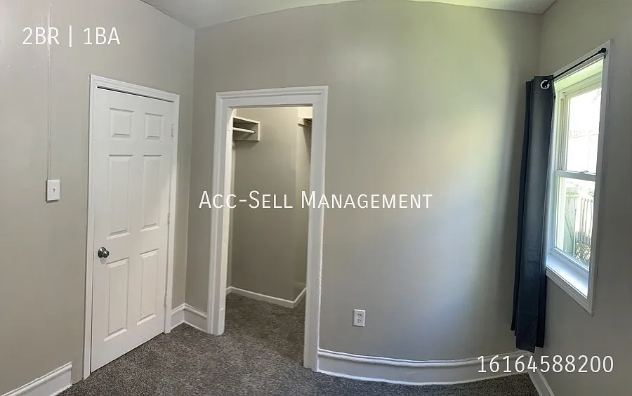 Beautiful 2BR/1BA Home near Downtown GR at 17 Mathews NE, Grand Rapids, MI 49505 — Photo 4