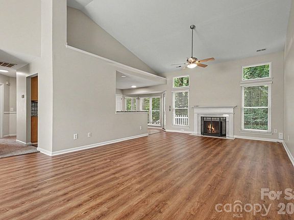 3rd image of 16130 Amber Field Dr