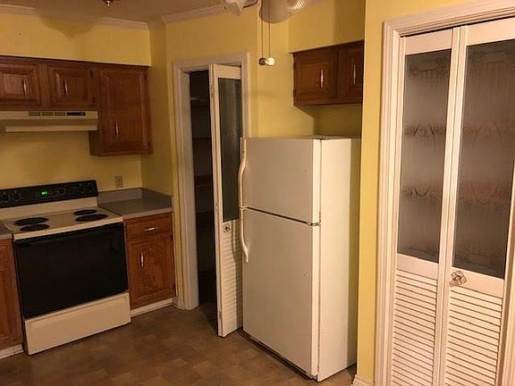 4th image of 230 Camellia Ave