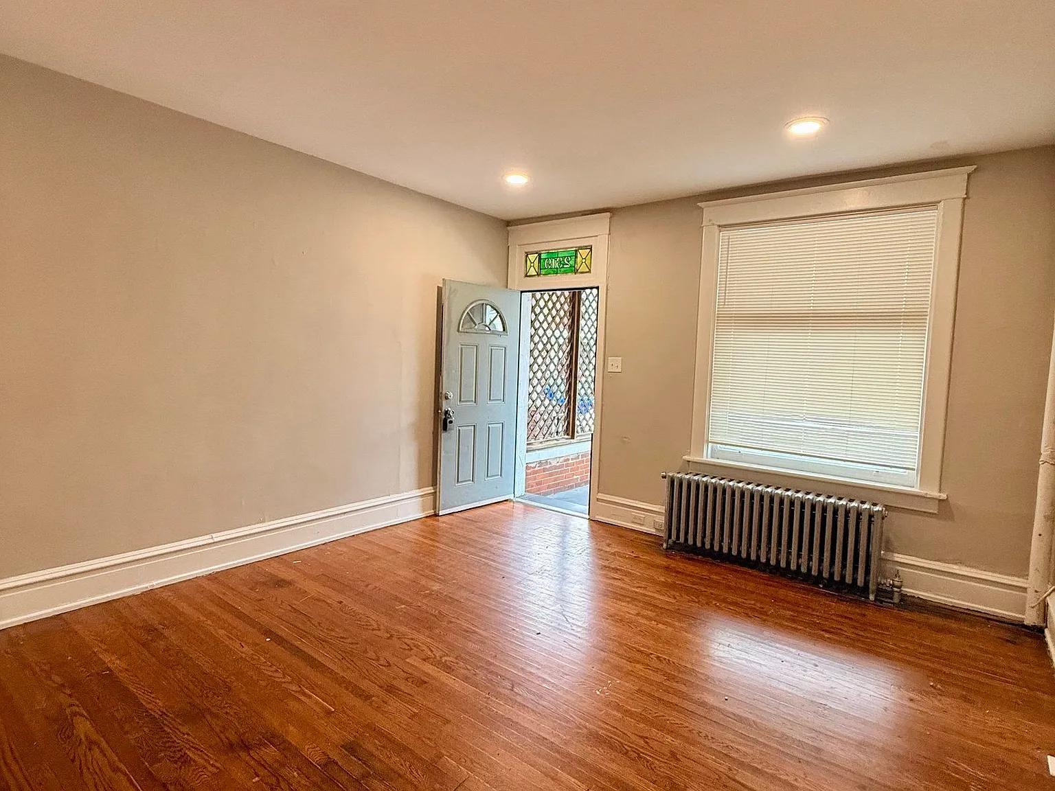 4 bed, 1.5 bath, 1820 sqft, $1,595 — Photo 4