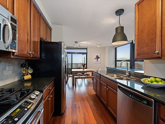 5th image of 1160 S Michigan Ave APT 2505