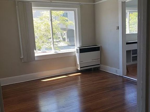 5th image of 630 W Washington St APT 1