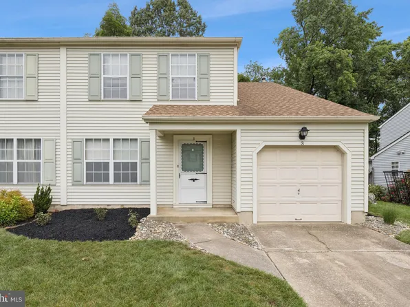 3 Woodmill Dr, Clementon, NJ 08021