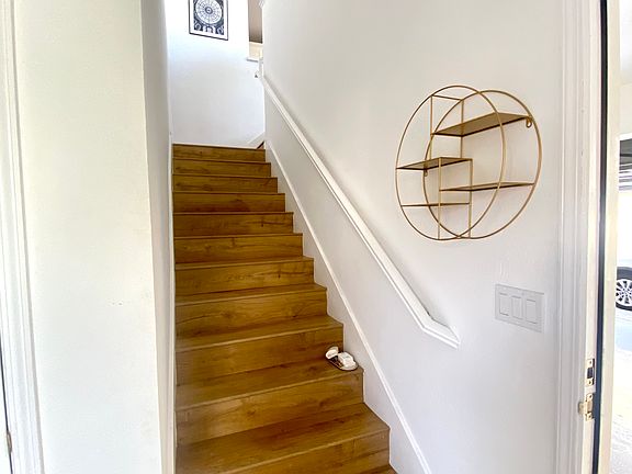 4th image of 330 Ballymore Cir