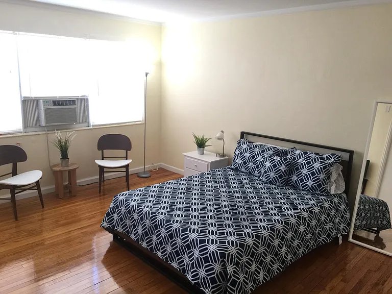 2115 SW 3rd Ave #10 — Photo 12