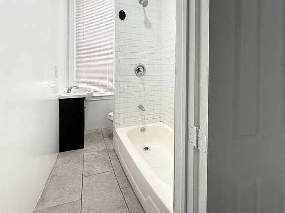3rd image of 3740 N Park Ave