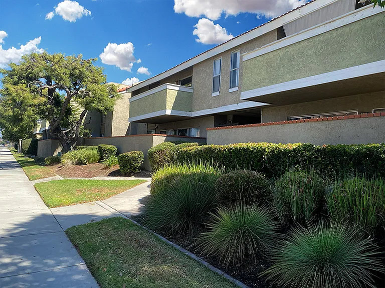 Amberwood Villas Apartments — Photo 12