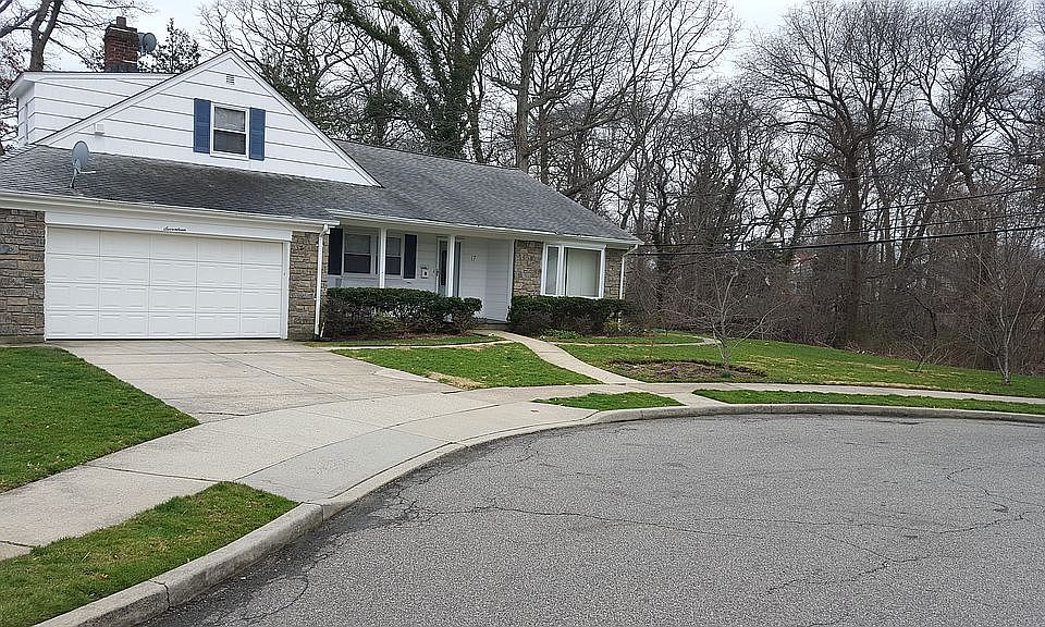 2nd image of 17 Meadowbrook Ct
