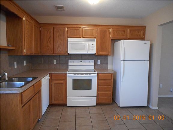 3rd image of 1813 Green Meadow Dr