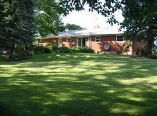 4313 Social Row Rd, Spring Valley, OH 45370