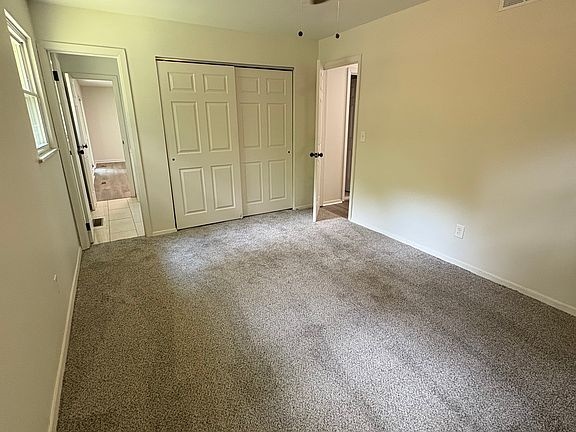 3rd image of 751 N Hill Ln