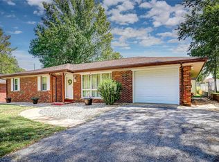36 Aaron Dr, Belleville, IL 62220