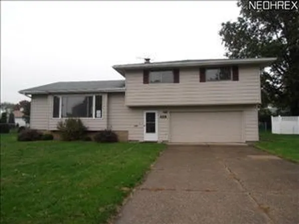3535 W 213th St, Fairview Park, OH 44126