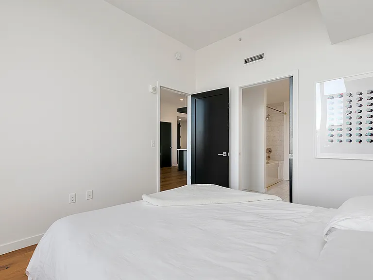 1321 Seneca St #506 — Photo 7