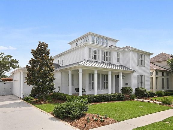 2nd image of 934 Robert E Lee Blvd