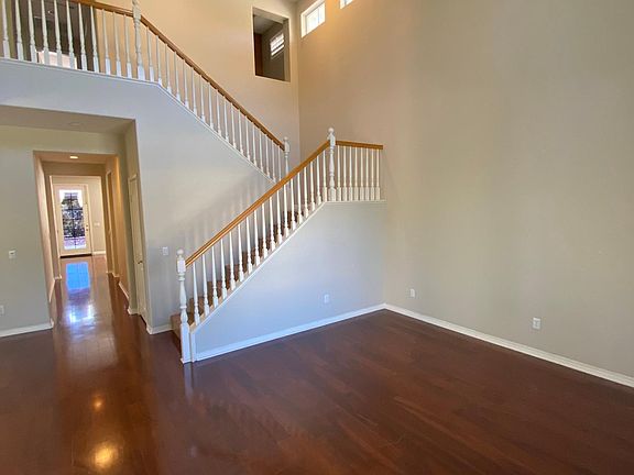 4th image of 5533 Pine Ave