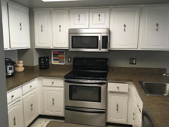 5th image of 3318 Burbank Dr