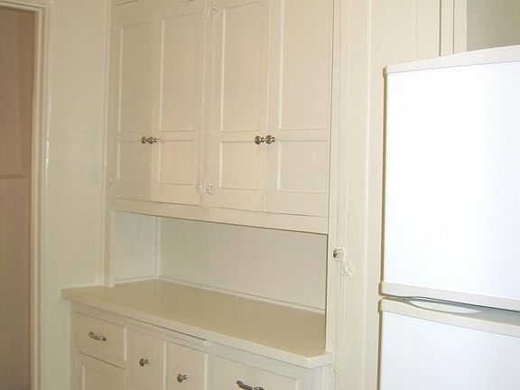 Large kitchen with classic hutch