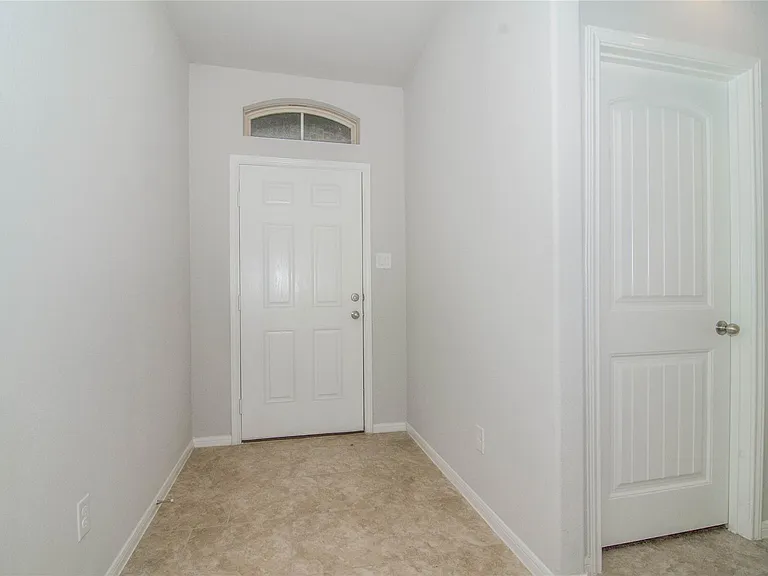 29219 Dunns Creek Ct — Photo 3