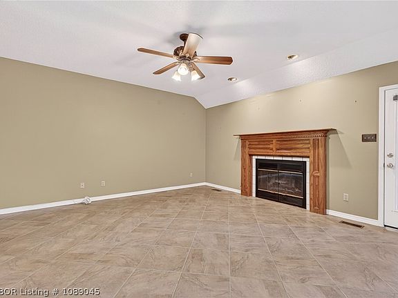 4th image of 5109 S 92nd St