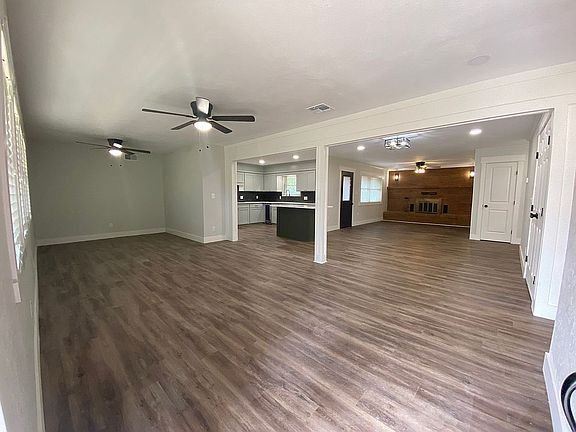 5th image of 1411 Aspen Ave