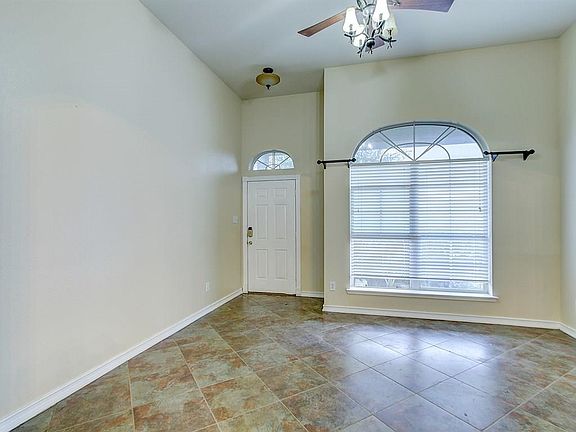 3rd image of 201 Creekview Dr