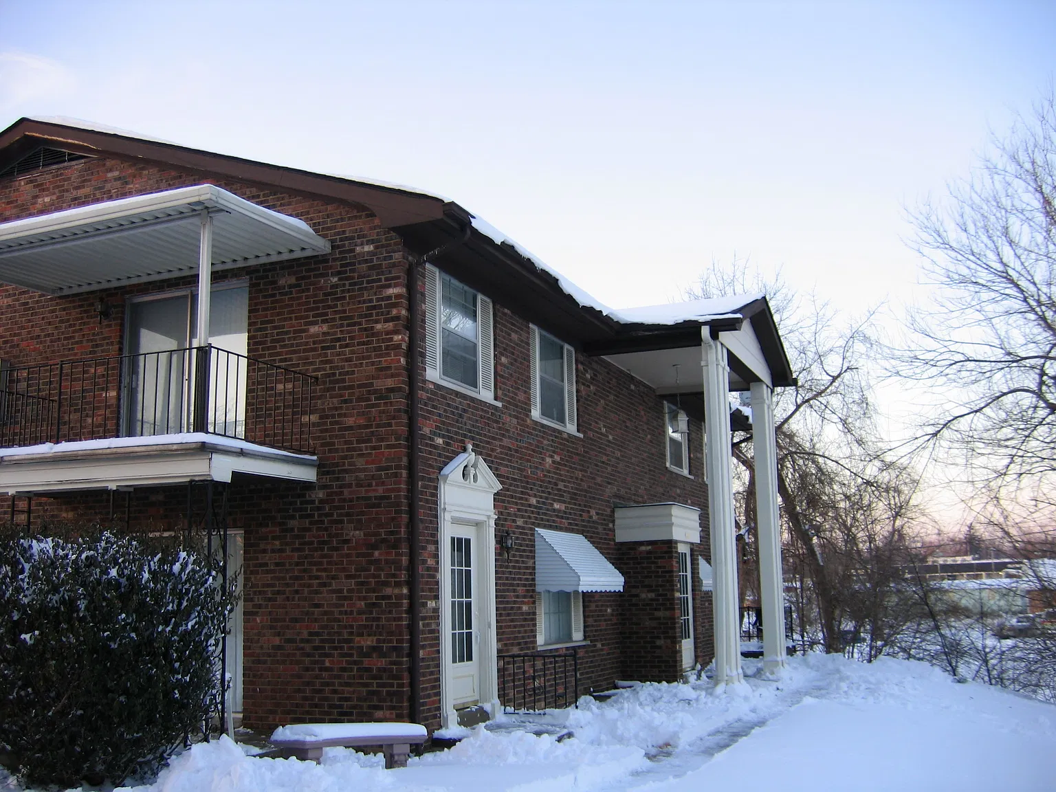 2 bed, 900 sqft, $1,075 — Photo 3