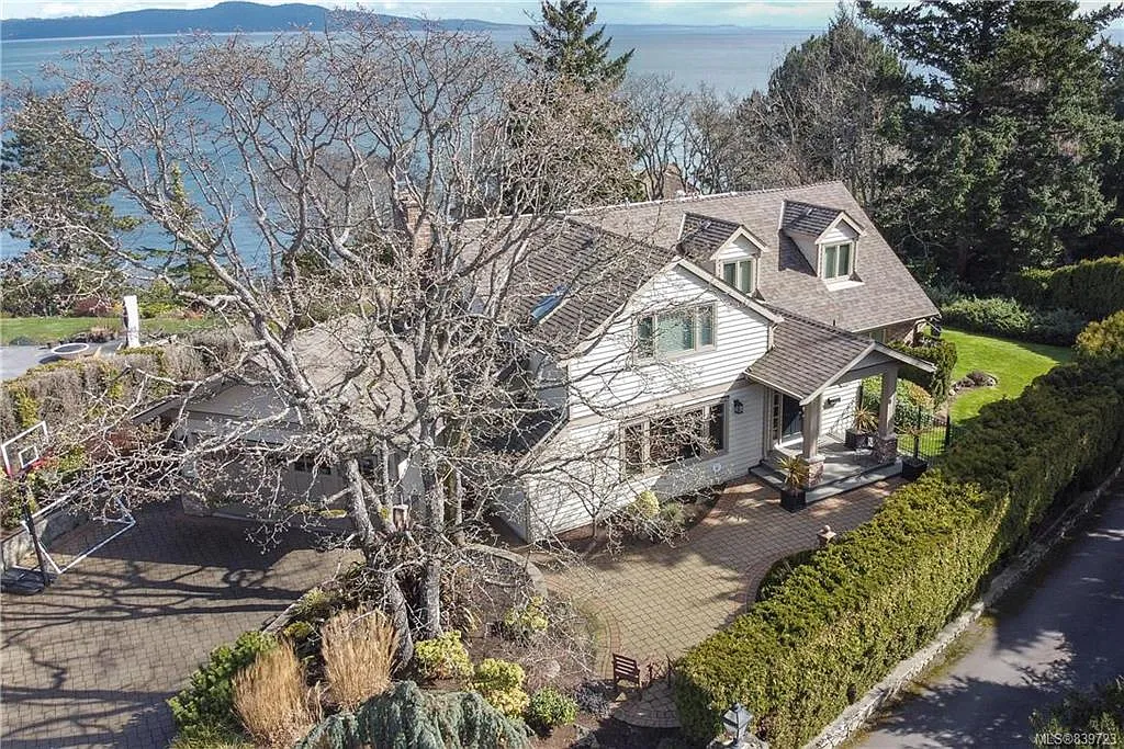 4403 Shore Way photo 1