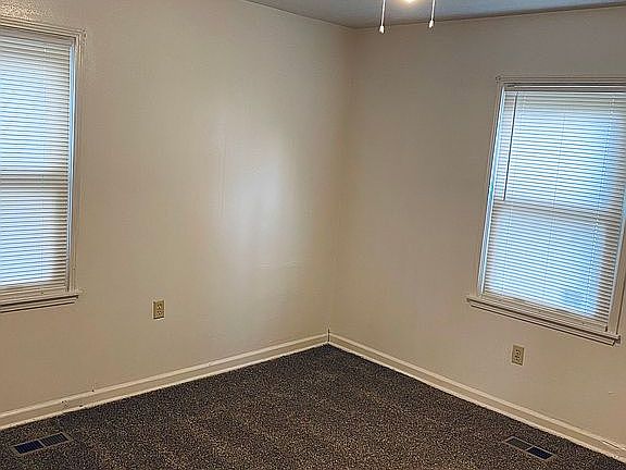 5th image of 604 Almond Ave