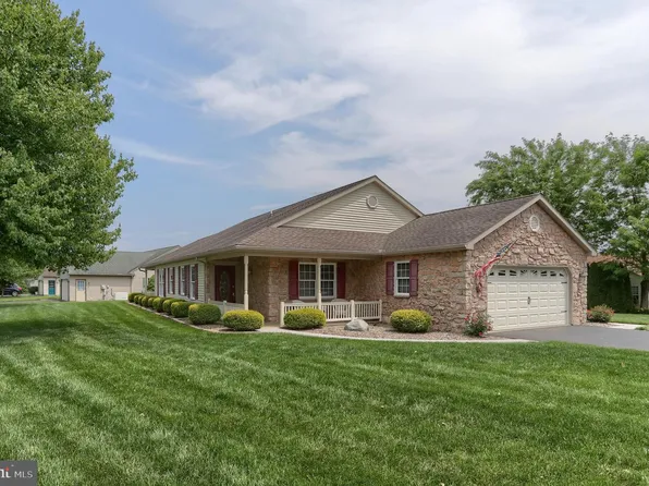 90 Arbor Dr, Myerstown, PA 17067