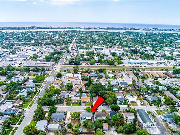 3rd image of 1219 N E Street