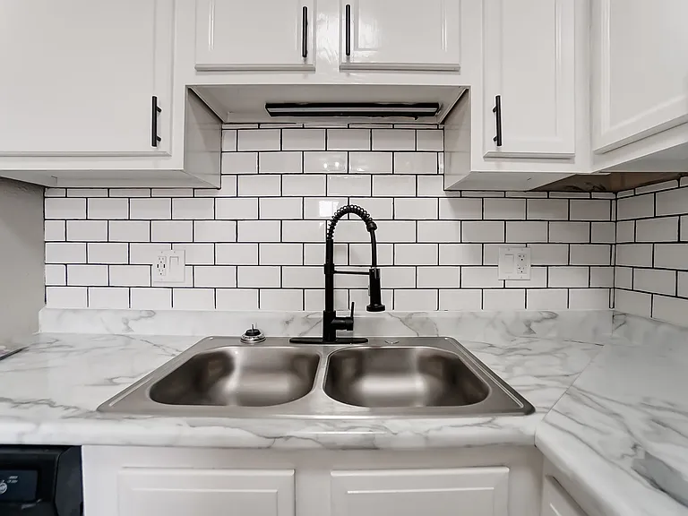 Coral Club Apartments — Photo 31
