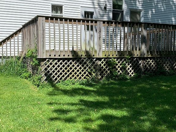 3rd image of 1505 Guiles Ave