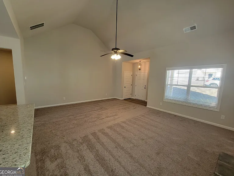 275 Southridge — Photo 9
