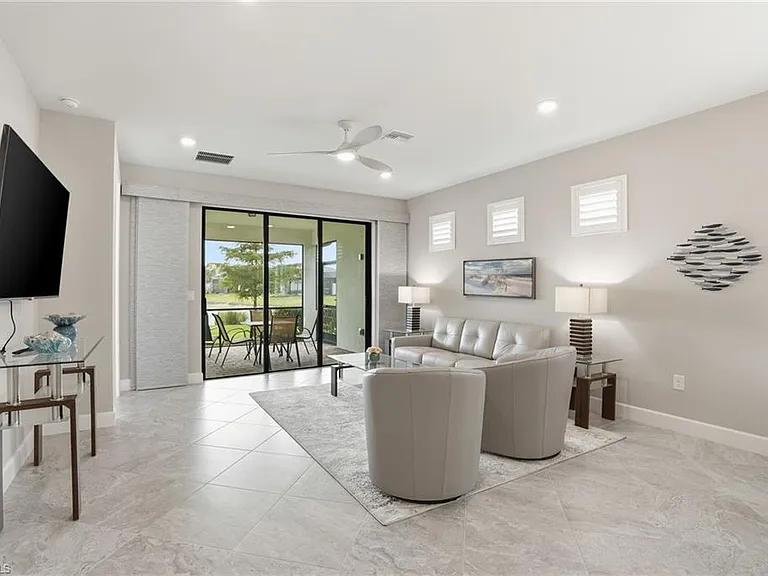 12361 Canal Grande Dr — Photo 14