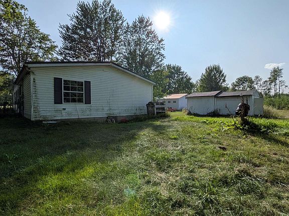 4th image of 9885 Pere Marquette Rd