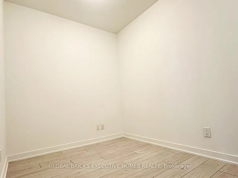 2033 Kennedy Rd #2112 — Photo 9
