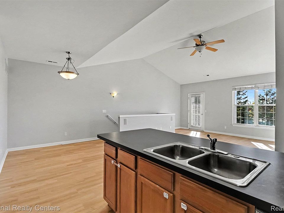 1152 Alameda Blvd, photo 9