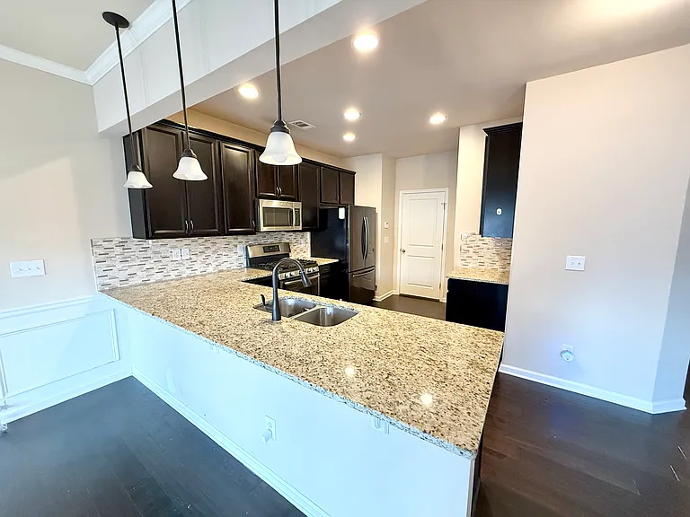 7075 Elmwood Ridge Ct — Photo 6