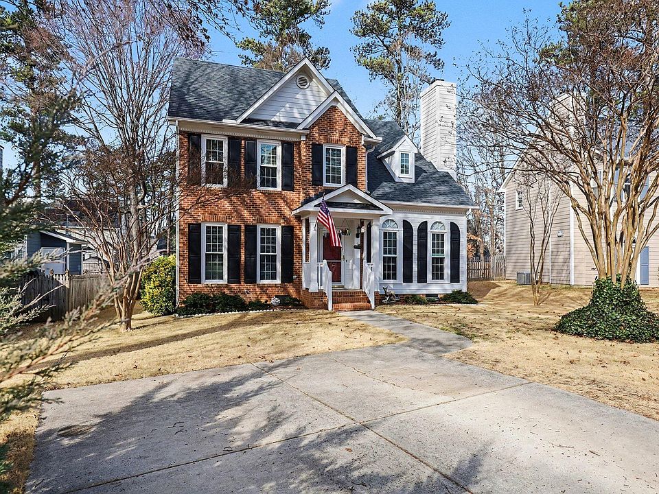 1st image of 107 Romaine Ct