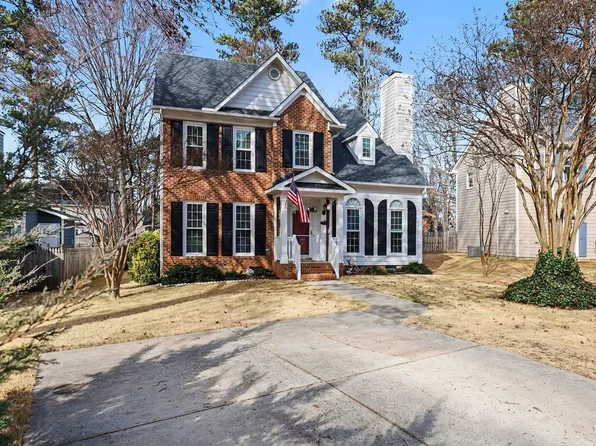 107 Romaine Ct, Cary, NC 27513