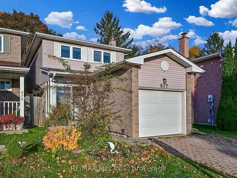 677 Grandview Dr — Photo 1