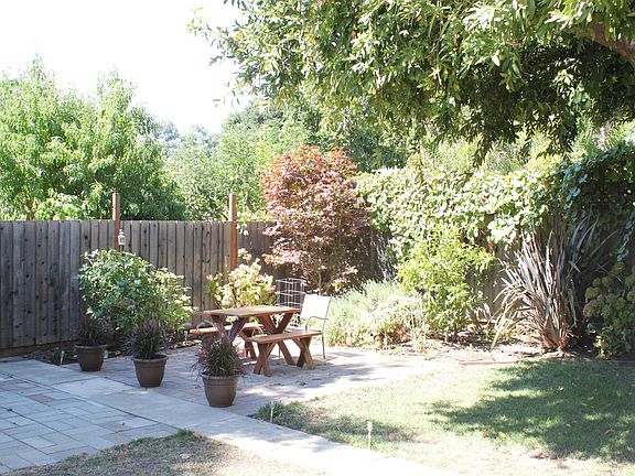 2nd image of 230-232 Encina Ave