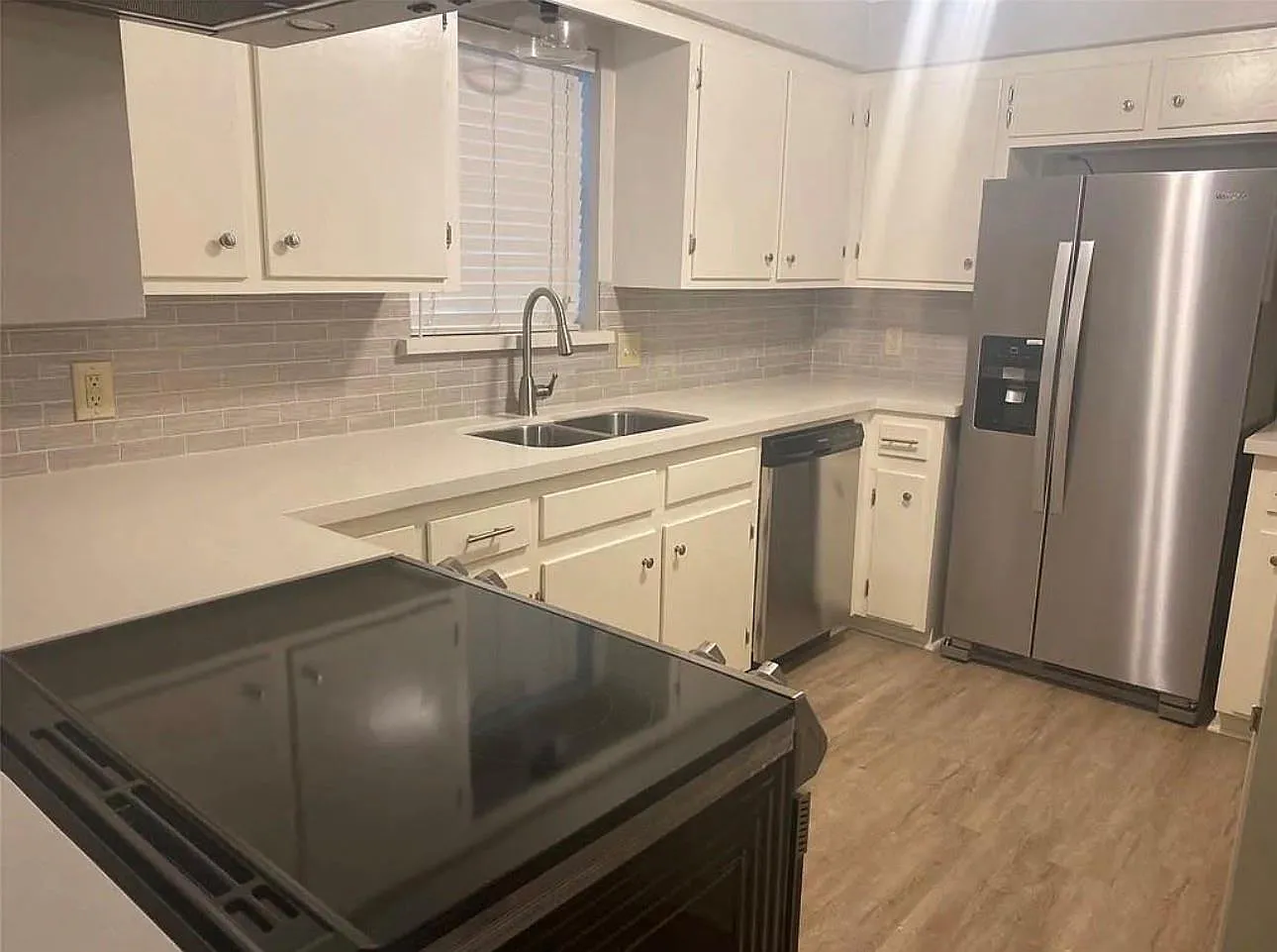 3 bed, 2.0 bath, 1747 sqft, $2,100 — Photo 3