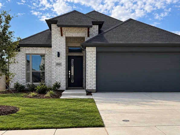 1942 Paddock Ln, Seagoville, TX 75159