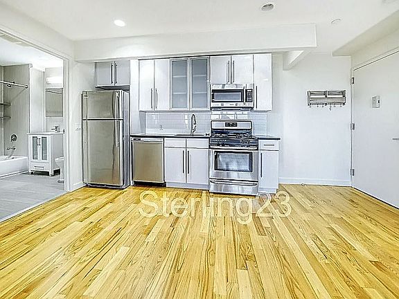 2nd image of 2315 Astoria Blvd #5
