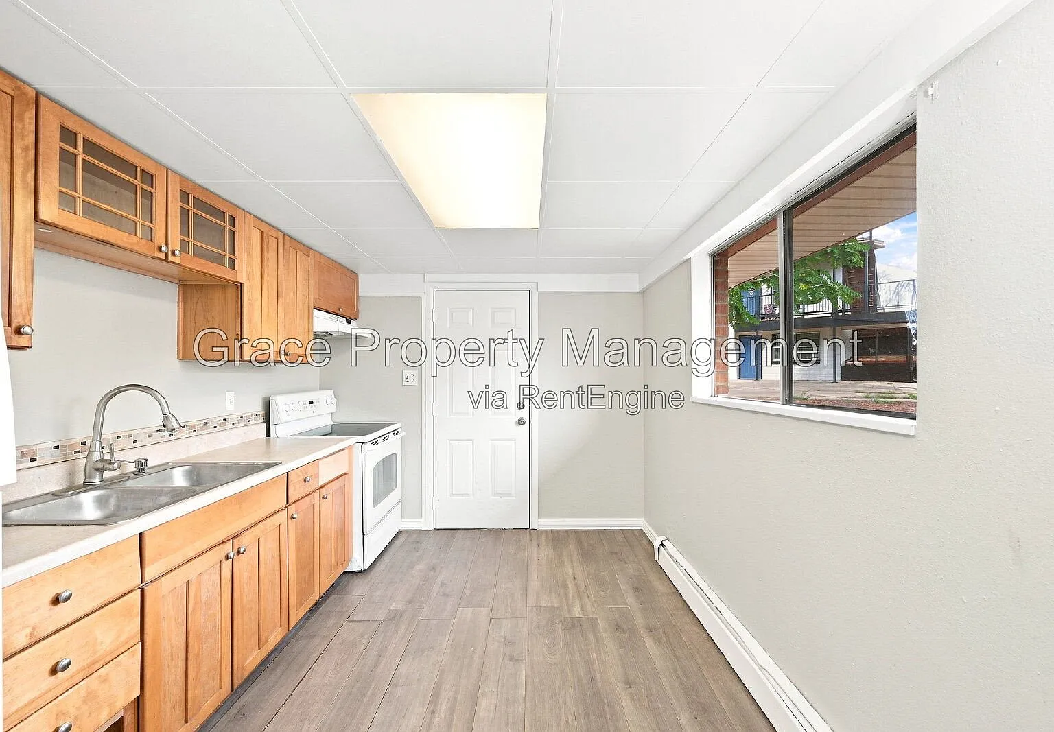 1 bed, 1.0 bath, $1,050 — Photo 4